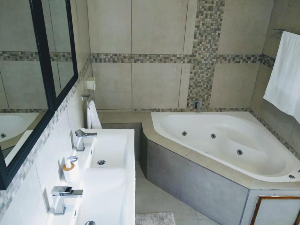 Arlogenix Villa Durbanville Bagian luar foto